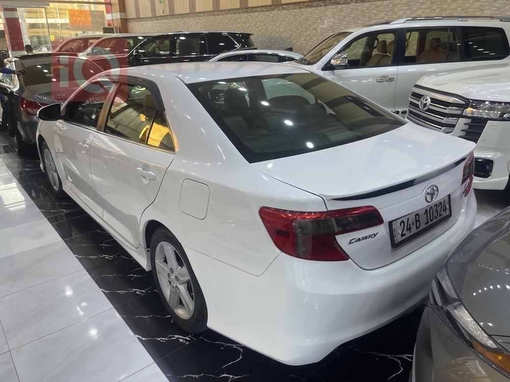 تۆیۆتا کامری